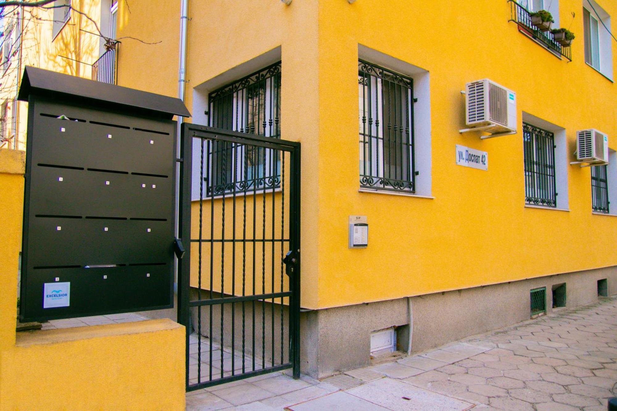 Spacious 1 Bed Flat Near Vitosha Blvd Apartment *